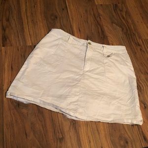 Cute white Stretch White Stag skort, Ladies 14